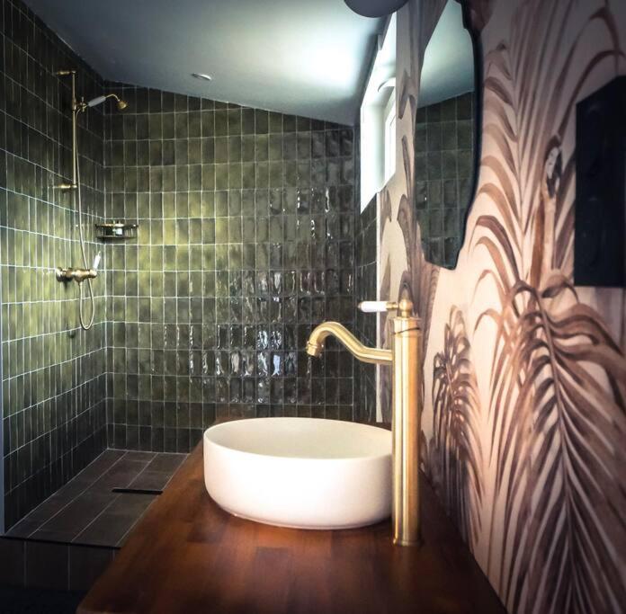 Maison Eliste - Love Gite Chic Avec Jacuzzi Interieur 라 가시이 외부 사진
