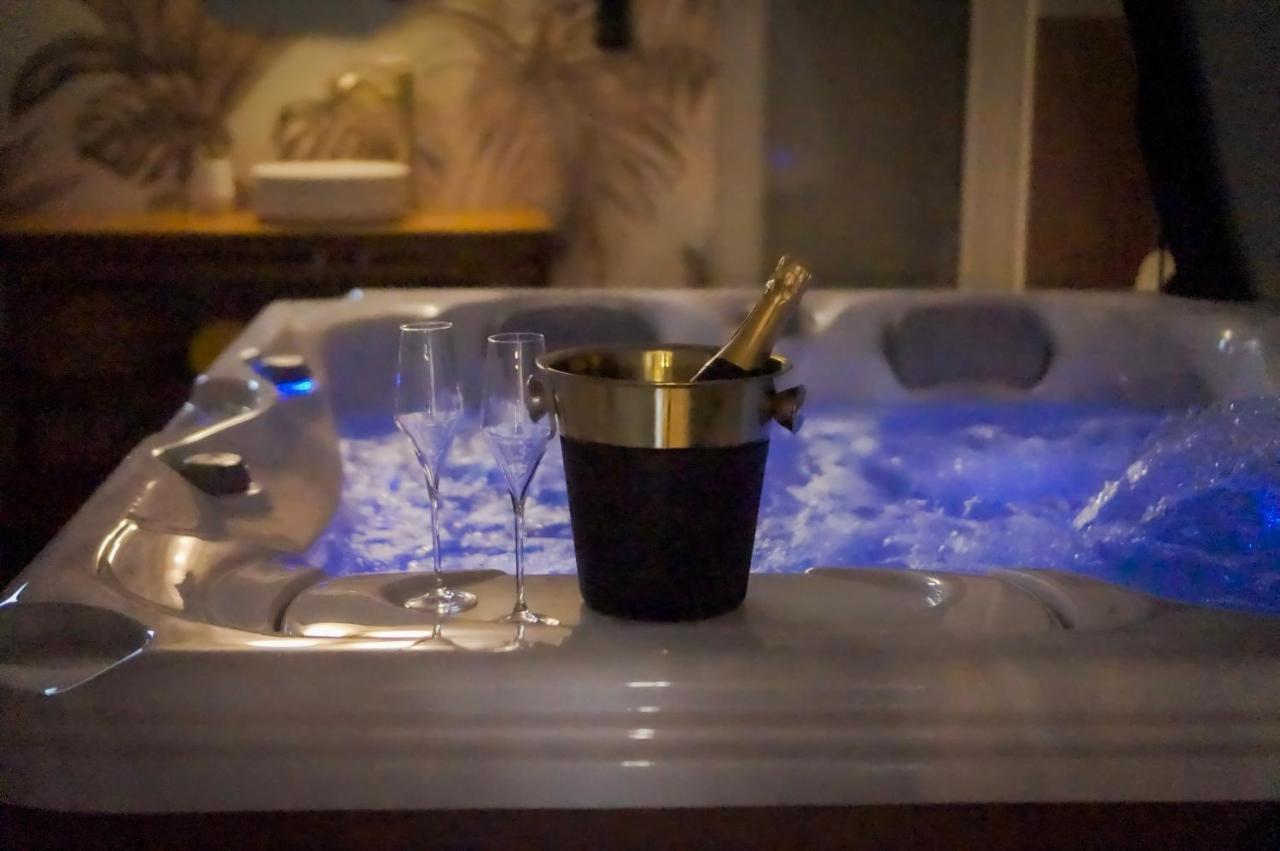 Maison Eliste - Love Gite Chic Avec Jacuzzi Interieur 라 가시이 외부 사진