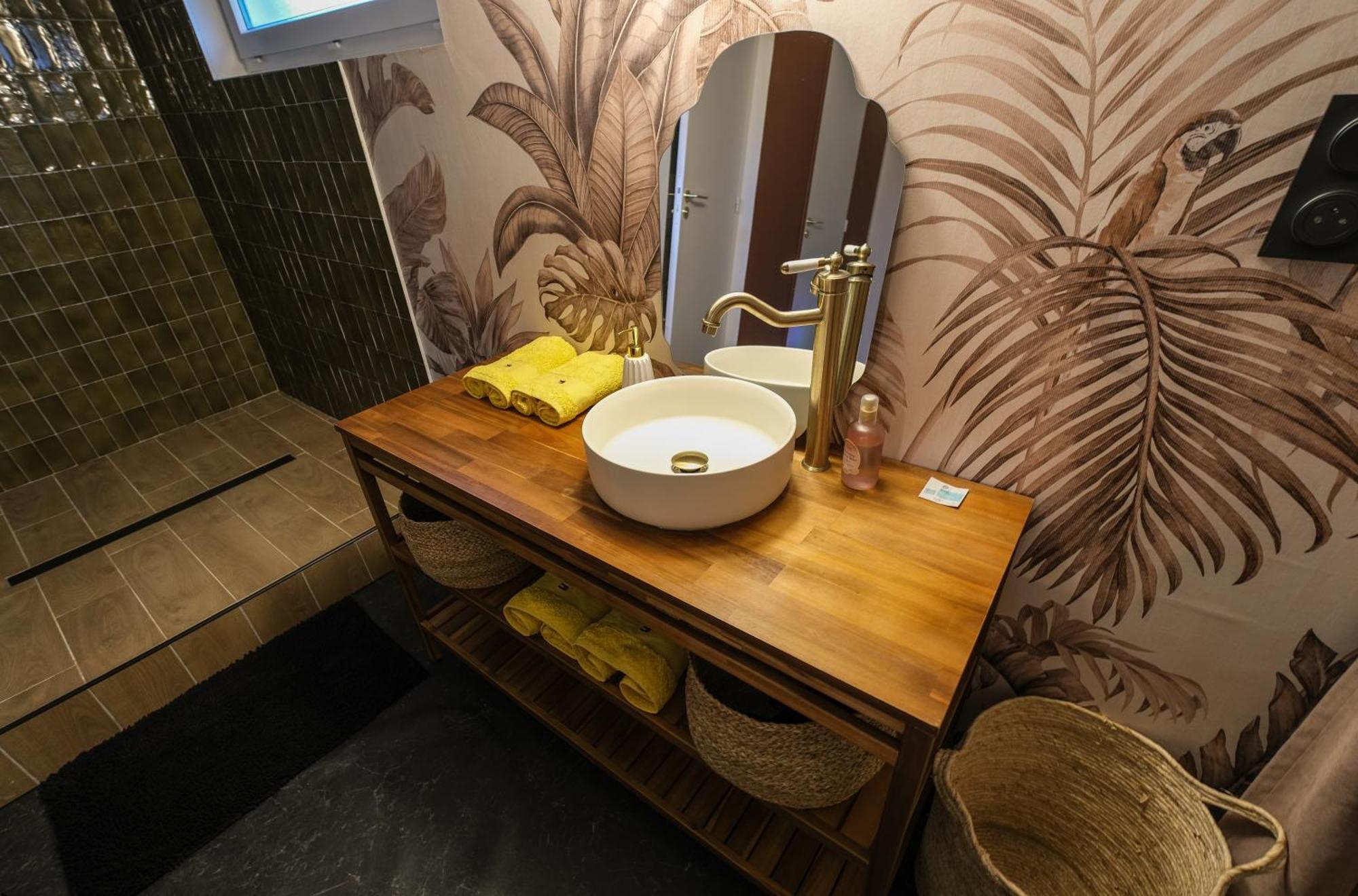Maison Eliste - Love Gite Chic Avec Jacuzzi Interieur 라 가시이 외부 사진